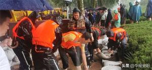 安陽(yáng)益和熱力集團(tuán)30人搶險(xiǎn)隊(duì)逆流而上，奮戰(zhàn)在抗洪一線(xiàn)